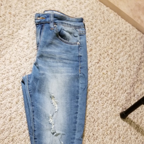 Jean's - Picture 4 of 4